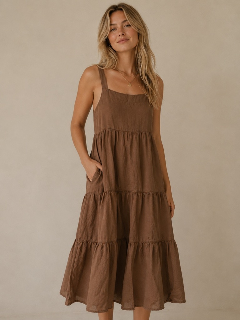 The Drop Sleeveless Tiered Britt Maxi Dress in Mushroom Brown sz S